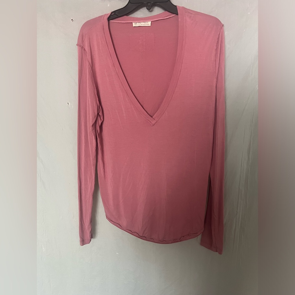 We the free long sleeve women dusty rose (pink) v neck t shirt size medium